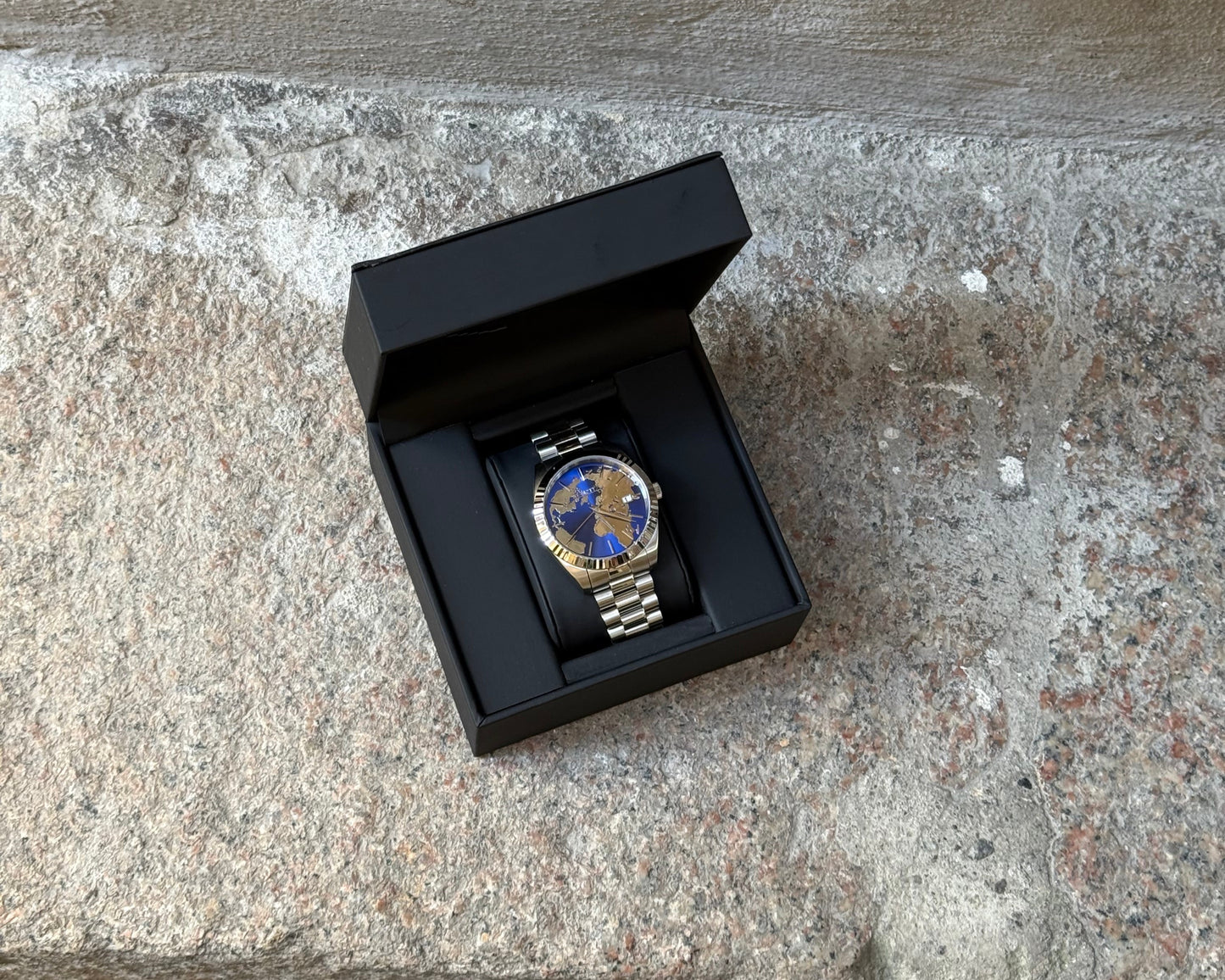 THE WORLD Watch